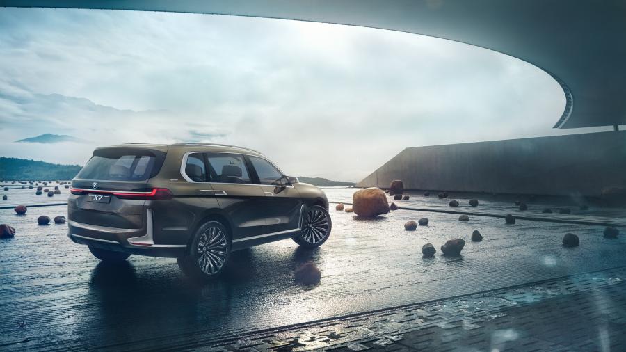  BMW Concept X7 iPerformance 2017 года  (фото 5 из 40)